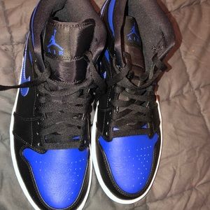 Jordan 1 Mid Black Hyper Royal size 8.5 in mens